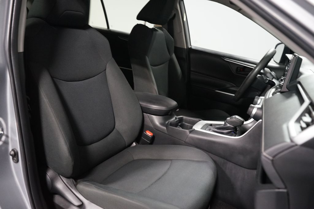 Thumbnail: 2020 Toyota RAV4 - 25