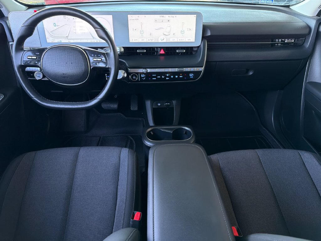 Used 2024 White Hyundai SEL image 13