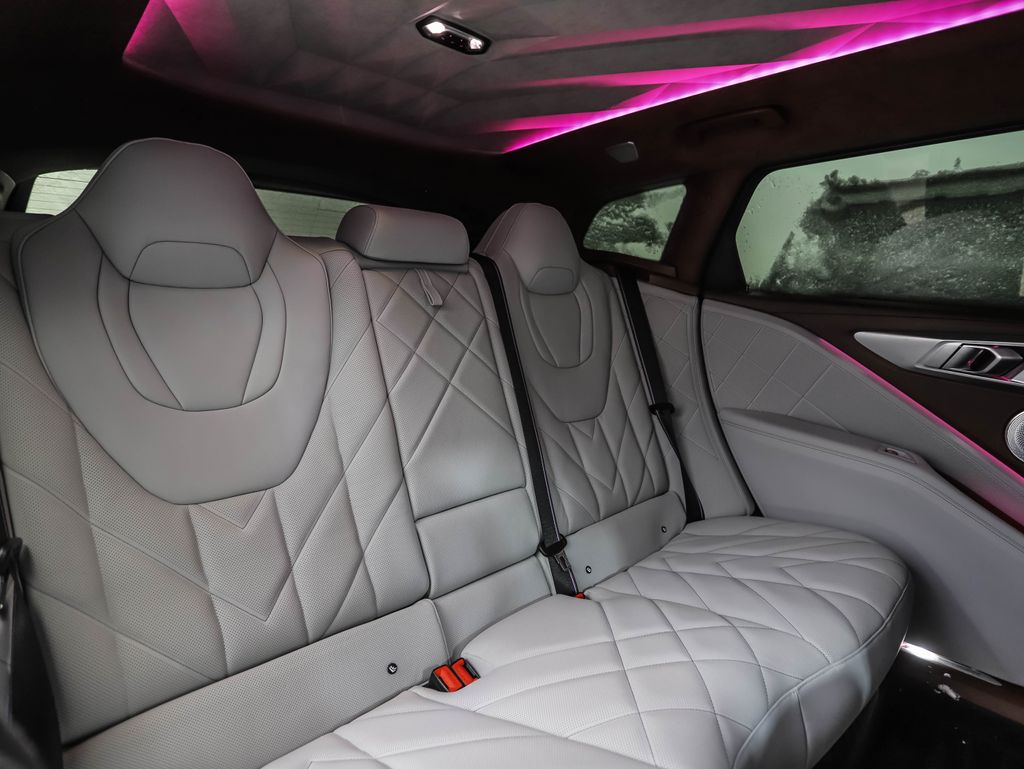 Thumbnail: 2025 BMW XM - 28