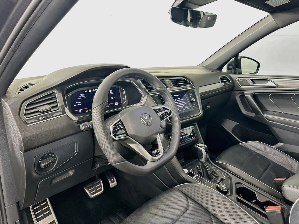 Thumbnail: 2022 Volkswagen Tiguan - 9