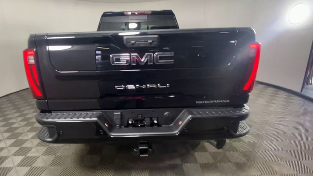 2024 GMC Sierra 2500HD Denali Ultimate 8