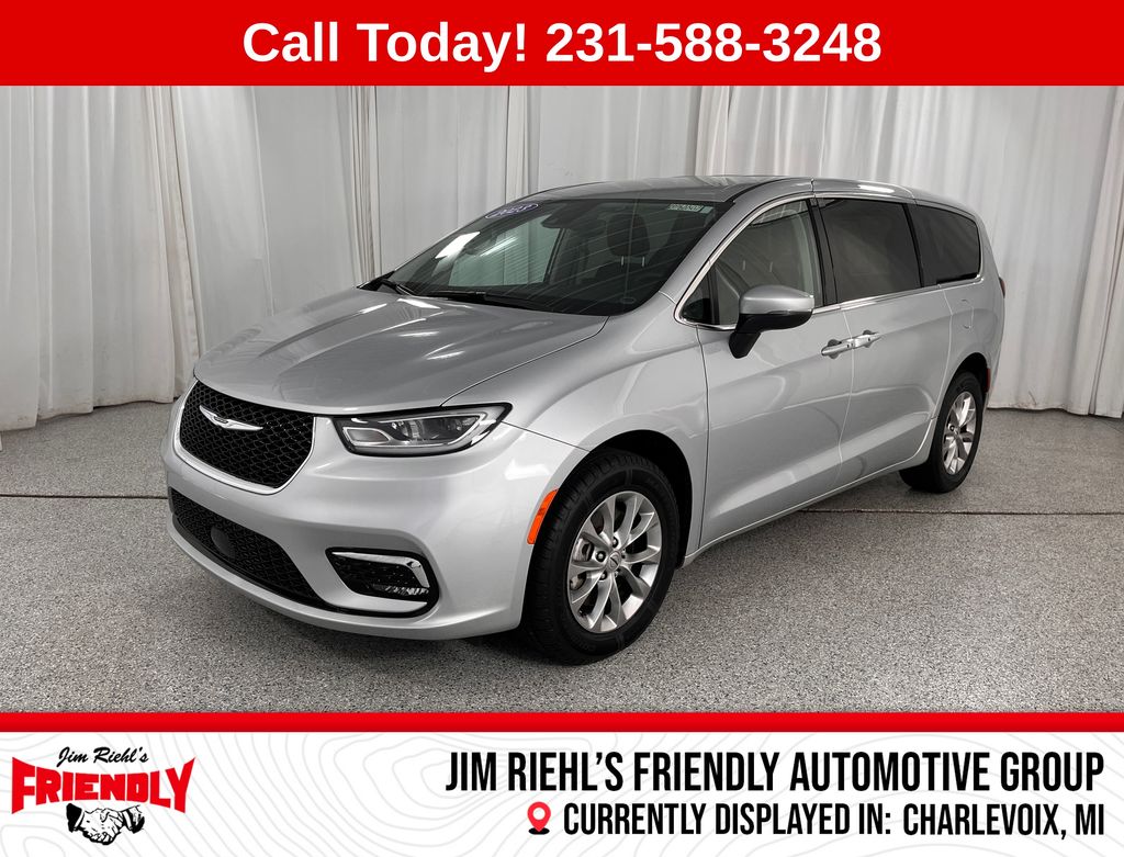 2023 Chrysler Pacifica Touring L AWD    
