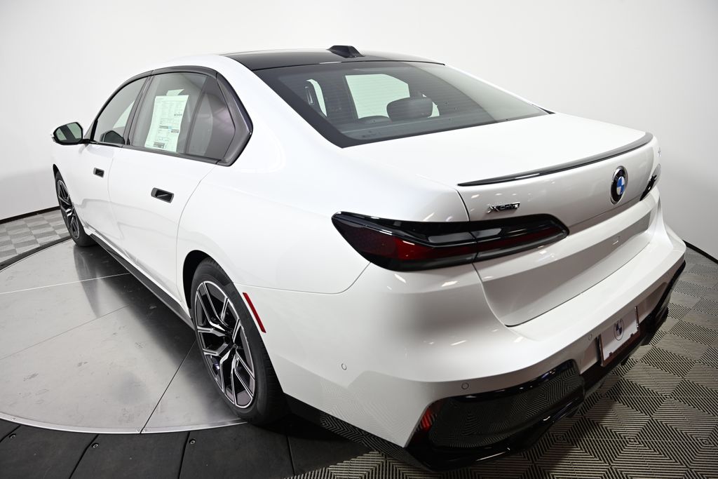 Thumbnail: 2026 BMW 7 Series - 3