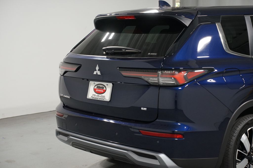 Thumbnail: 2025 Mitsubishi Outlander - 9