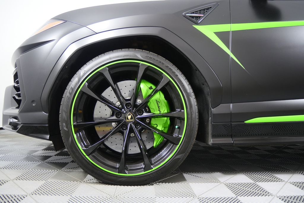 Thumbnail: 2020 Lamborghini Urus - 11