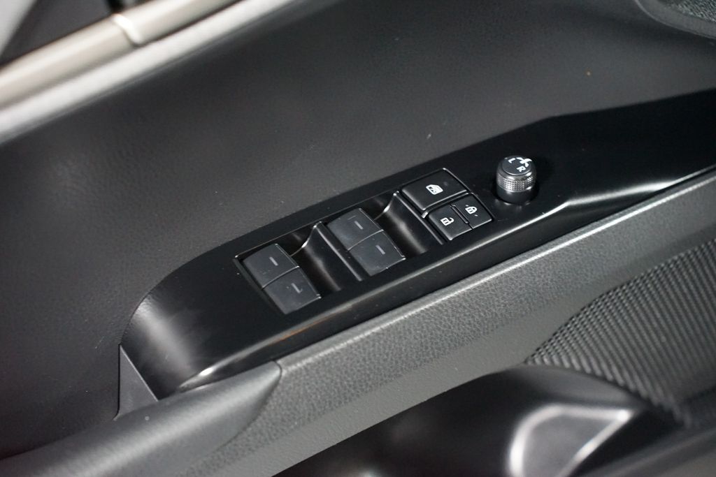 Thumbnail: 2025 Toyota Camry - 31