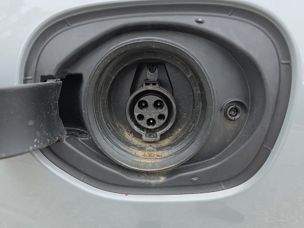 Used 2024 Gray Volvo T8 Plus Dark Theme image 21