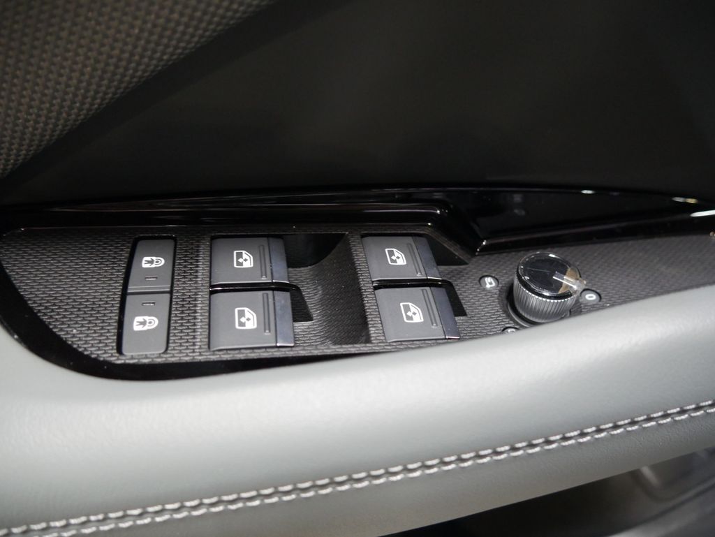 Thumbnail: 2026 Audi Q3 - 18