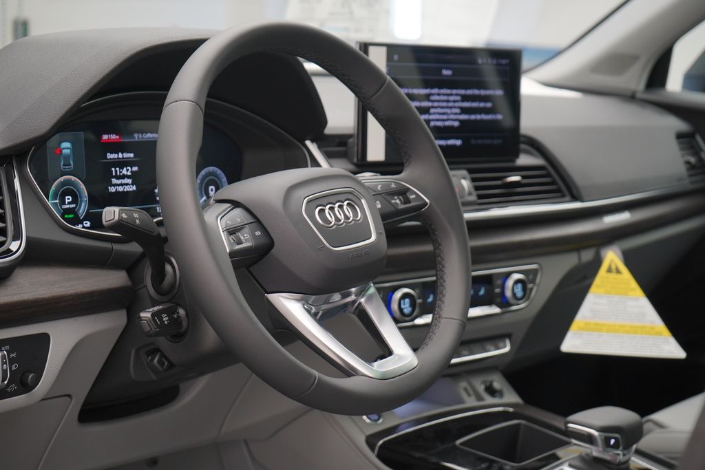 2024 Audi Q5 e  8