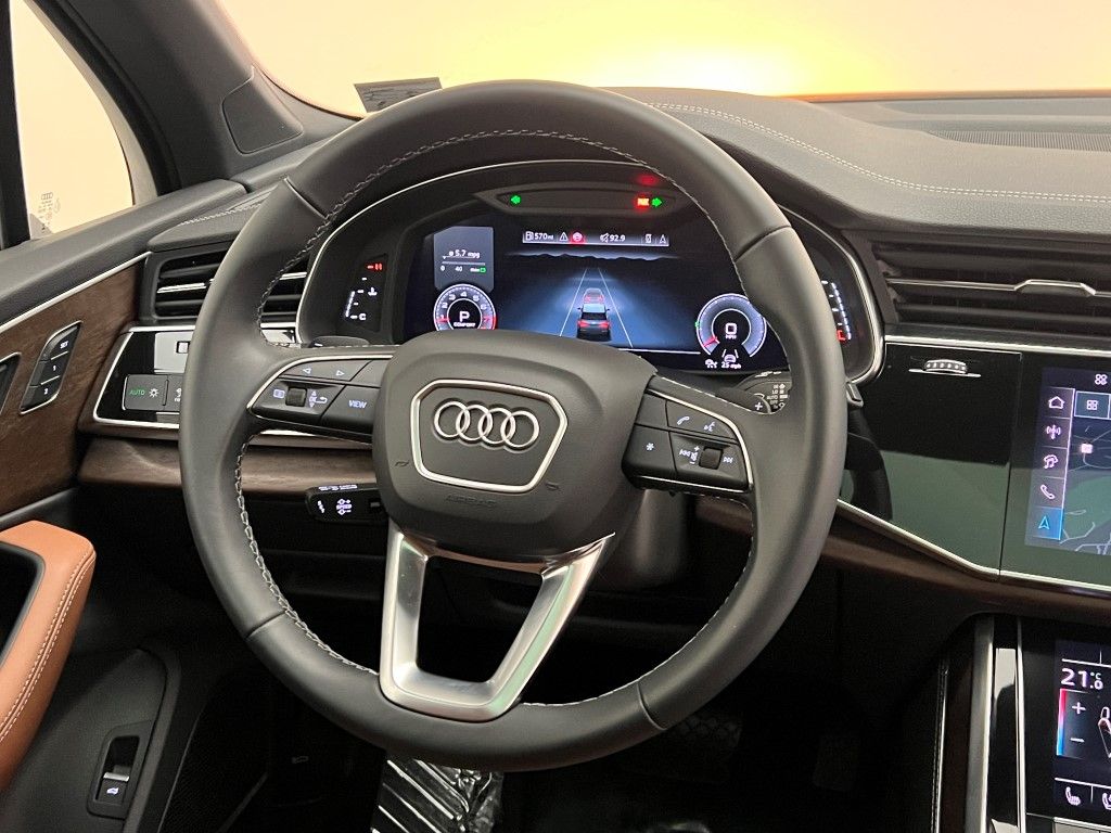 Thumbnail: 2025 Audi Q7 - 24