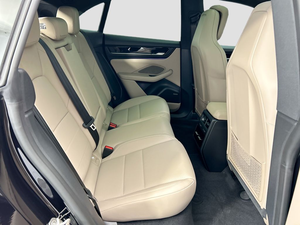 Thumbnail: 2025 Porsche Macan - 23