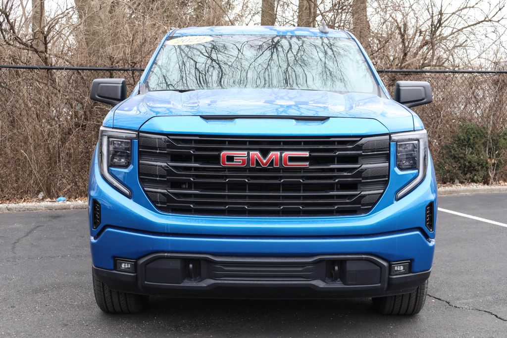 2022 GMC Sierra 1500 Elevation 2