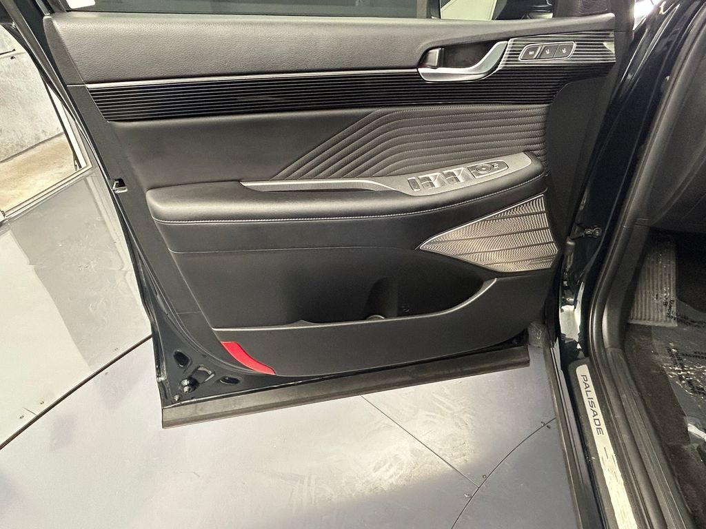 Used 2024 Robust Emerald Hyundai Calligraphy image 15