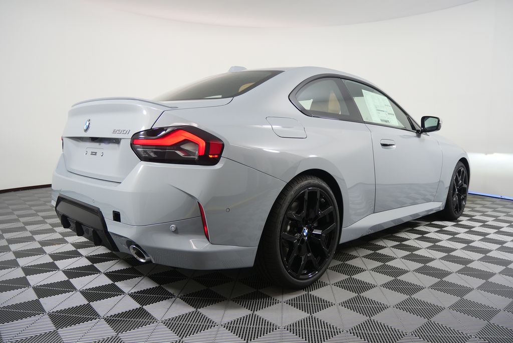 Thumbnail: 2026 BMW 2 Series - 3