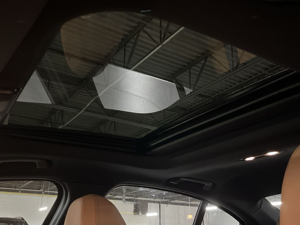 Thumbnail: 2025 BMW 3 Series - 22