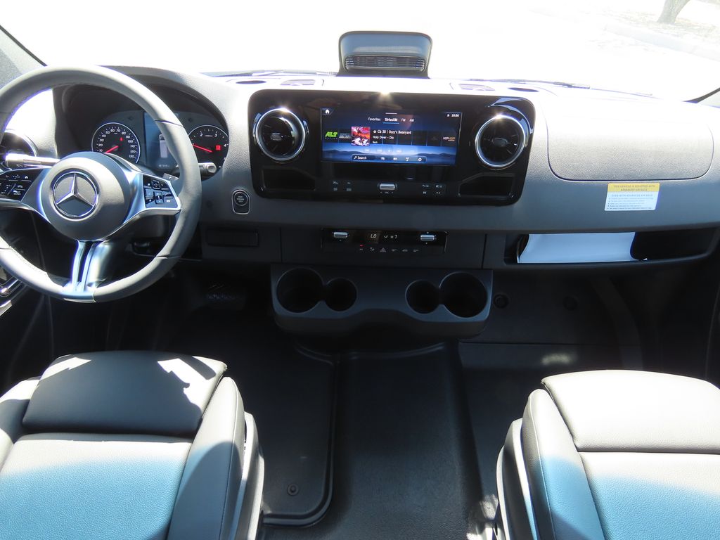 Thumbnail: 2025 Mercedes-Benz Sprinter - 14