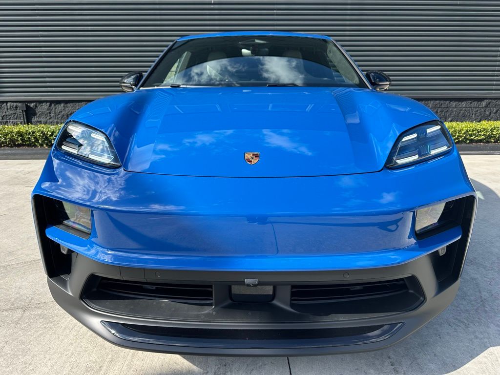 Thumbnail: 2026 Porsche Macan - 8