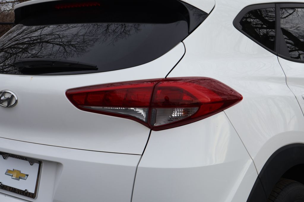 Thumbnail: 2017 Hyundai Tucson - 7