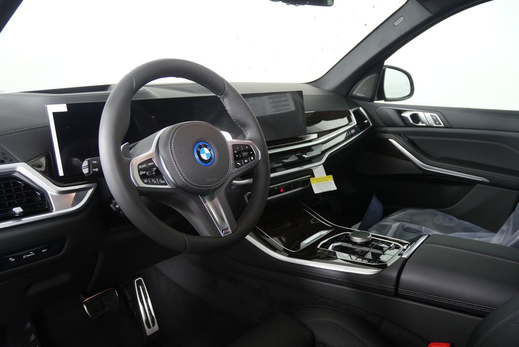 Thumbnail: 2026 BMW X5 - 13