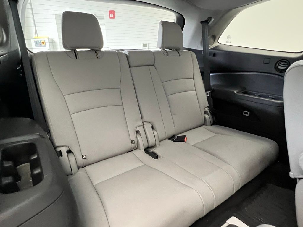 Thumbnail: 2019 Honda Pilot - 9