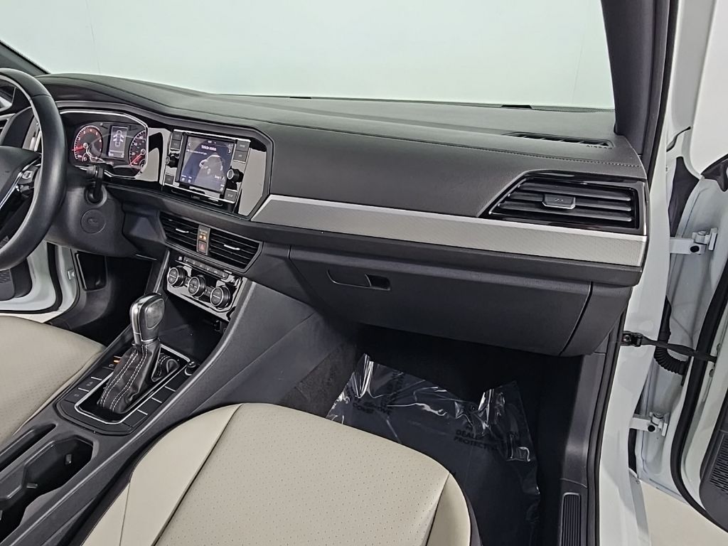 Thumbnail: 2019 Volkswagen Jetta - 14