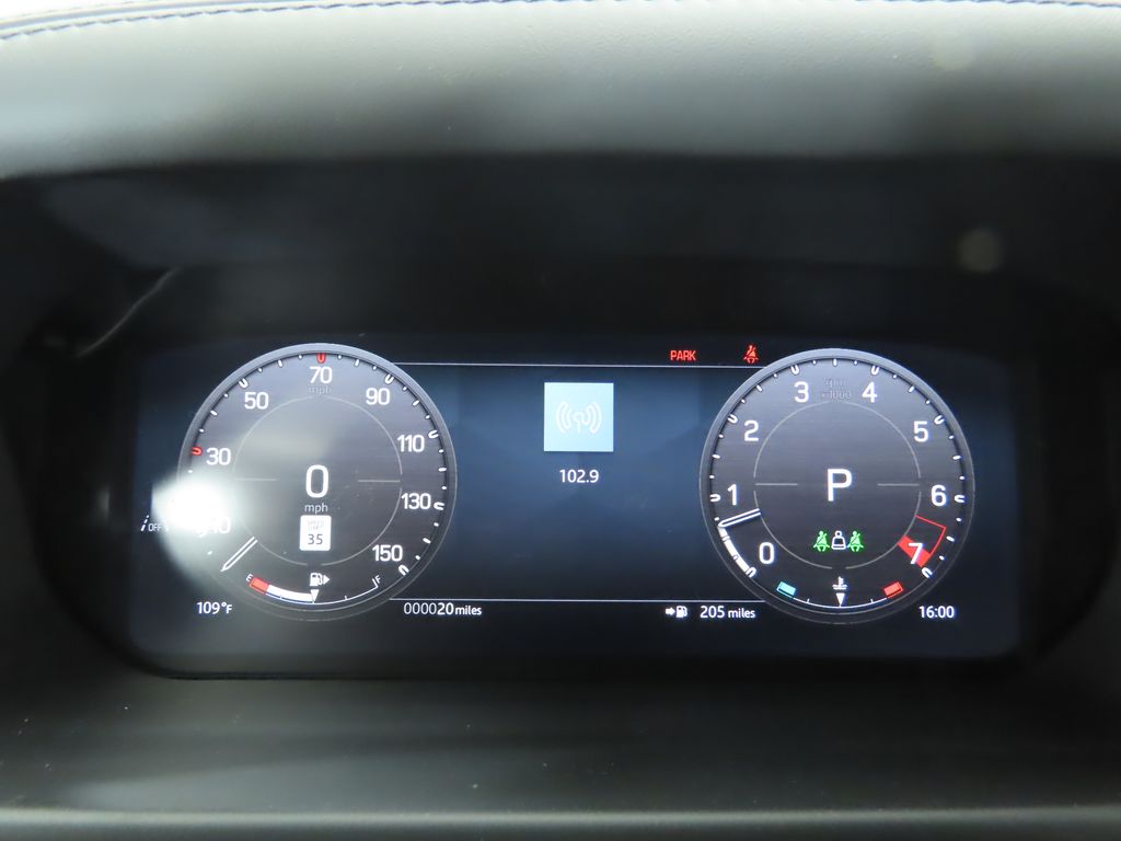 Thumbnail: 2025 Land Rover Defender - 30