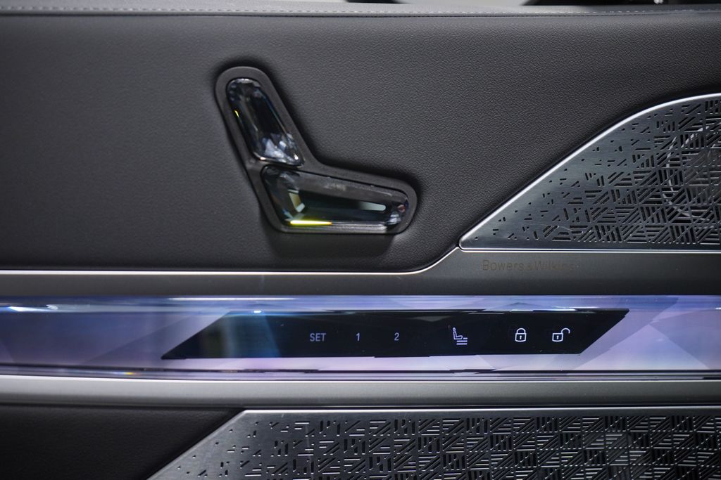 2025 BMW i7 eDrive50 13