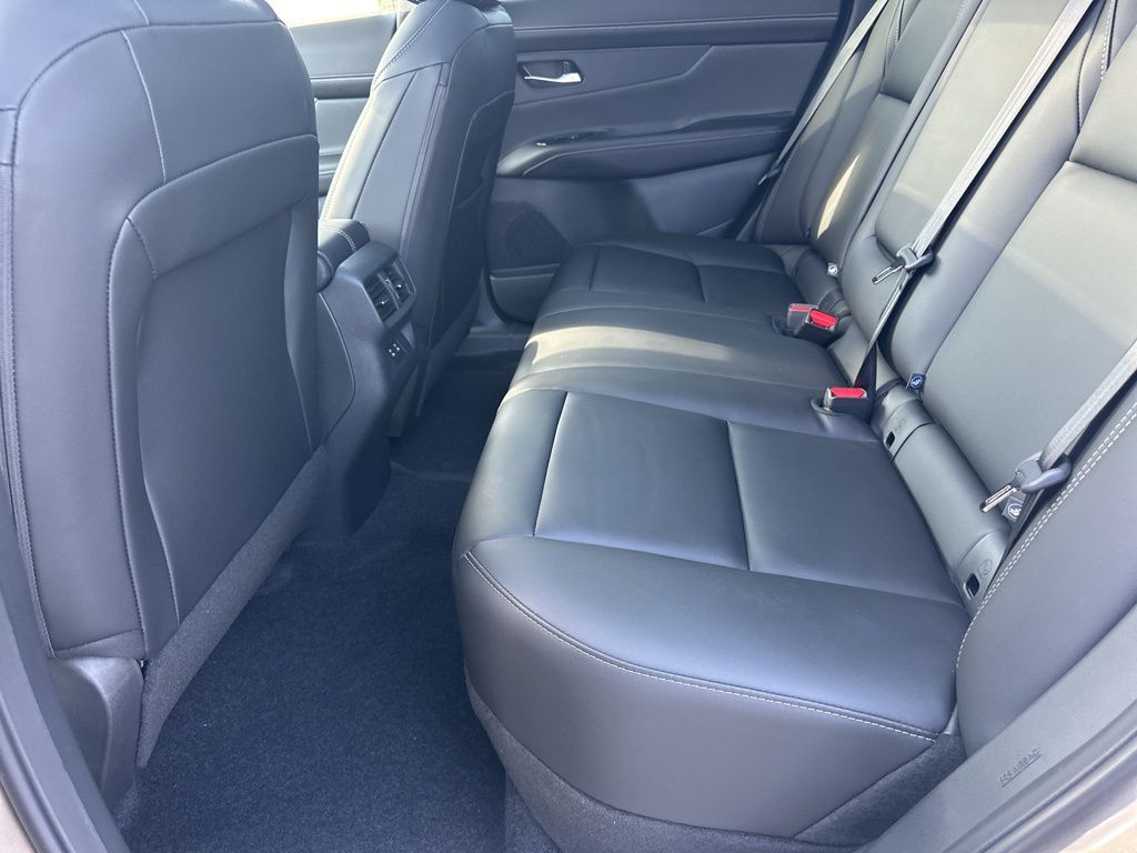 2025 Champagne Silver Metallic Nissan Murano SL AWD SUV