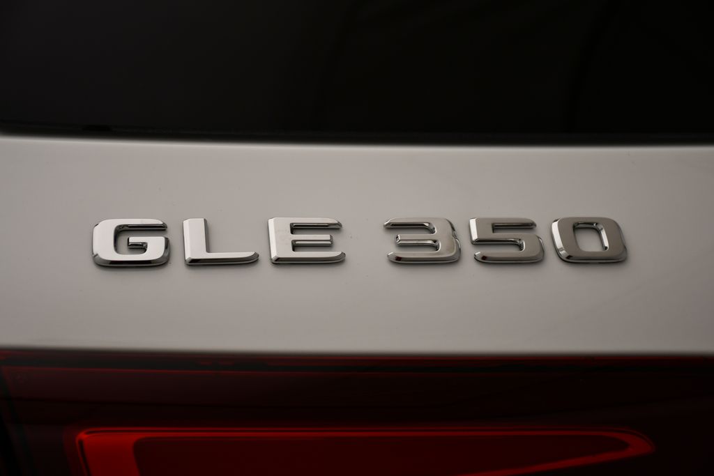 Thumbnail: 2026 Mercedes-Benz GLE - 9