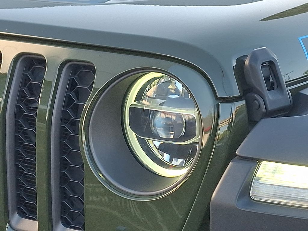 Thumbnail: 2022 Jeep Wrangler - 9