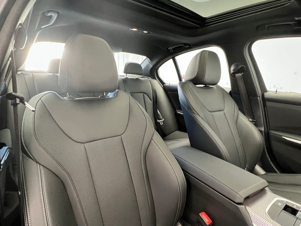 Thumbnail: 2025 BMW 3 Series - 7