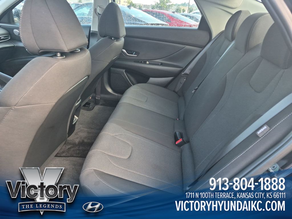 Used 2025 Black Hyundai SE image 23