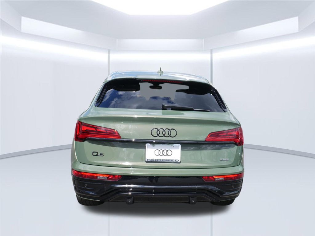 Thumbnail: 2024 Audi Q5 - 10
