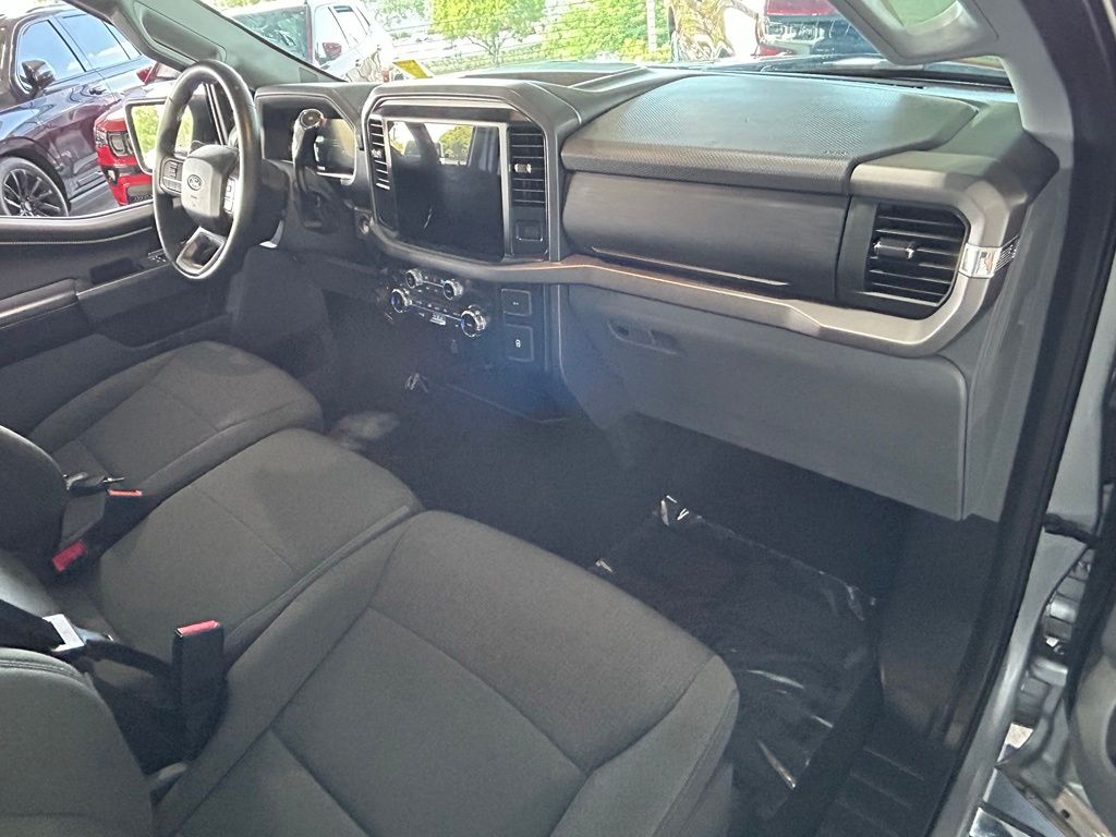 Used 2025 Silver Metallic Ford XLT image 16