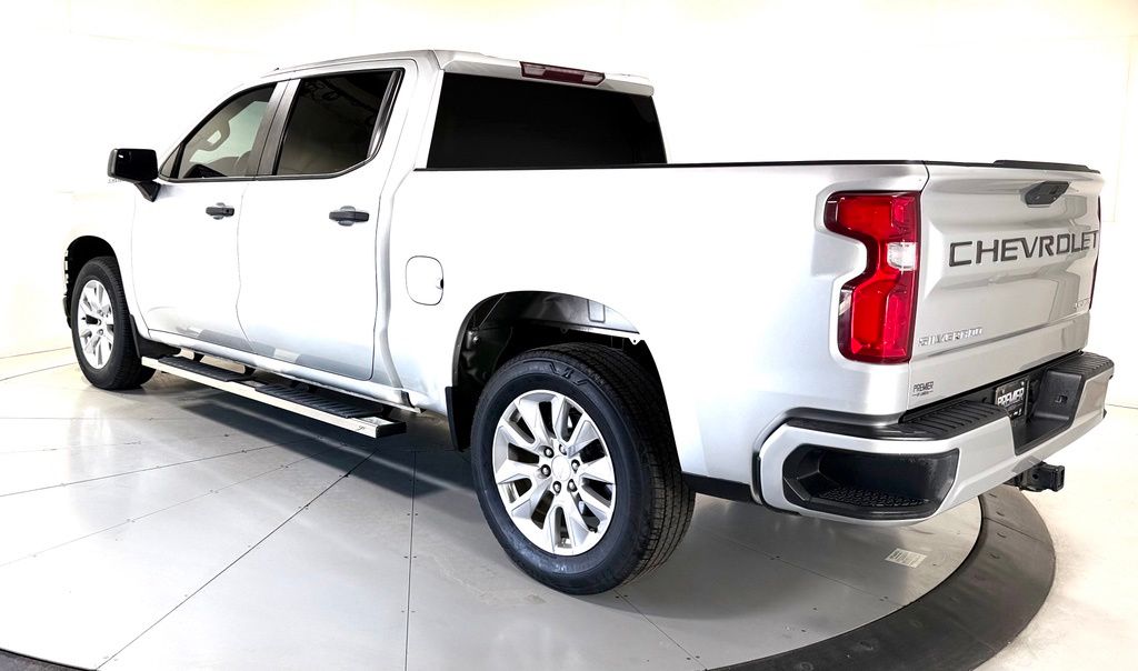 Used 2020 Silver Chevrolet Custom image 6