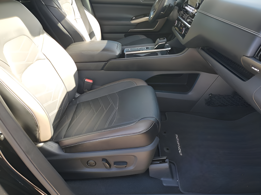 Used Car 2023 Nissan Pathfinder  Platinum For Sale Under $35,000 In Austin, Texas