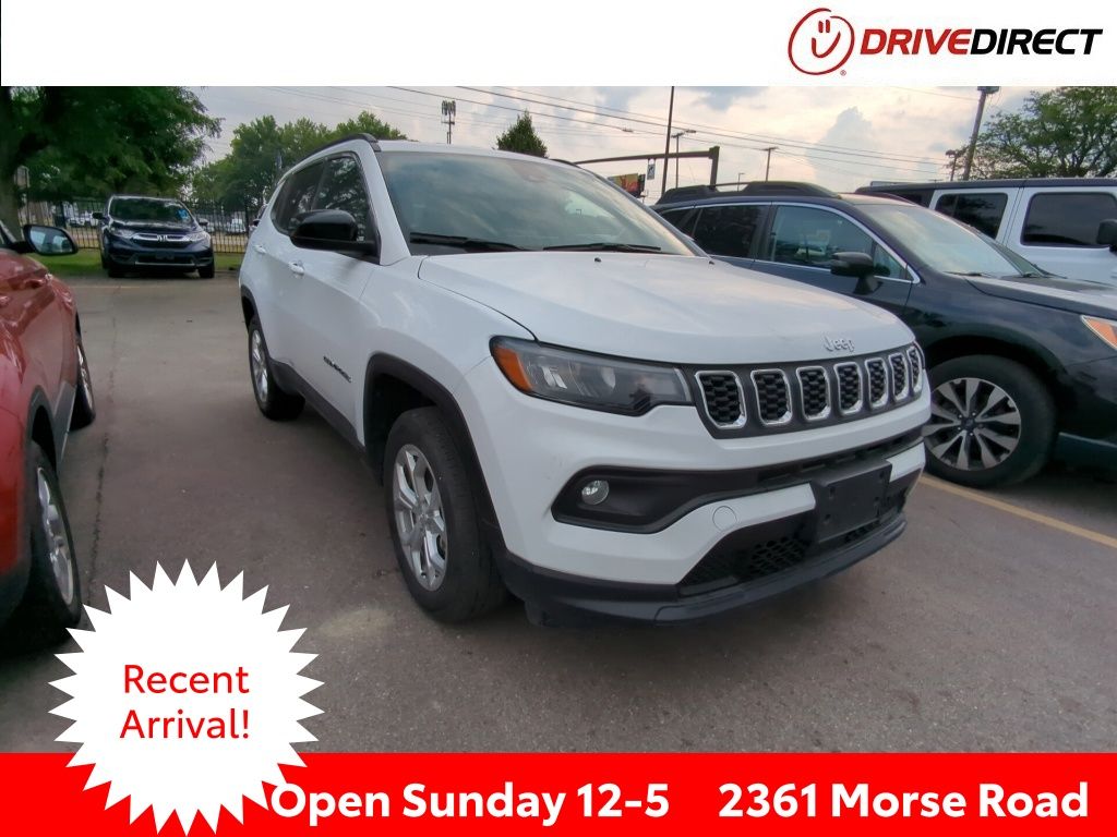 Bright White Clearcoat 2024 Jeep Compass SUV / Crossover Four-Wheel Drive 8-Speed Automatic