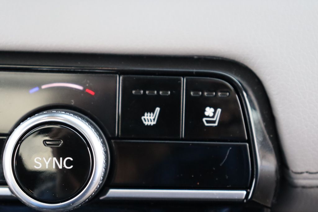 2025 Honda Pilot Elite 27