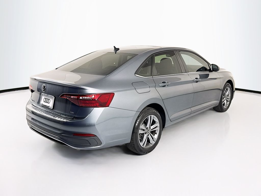 Thumbnail: 2024 Volkswagen Jetta - 5