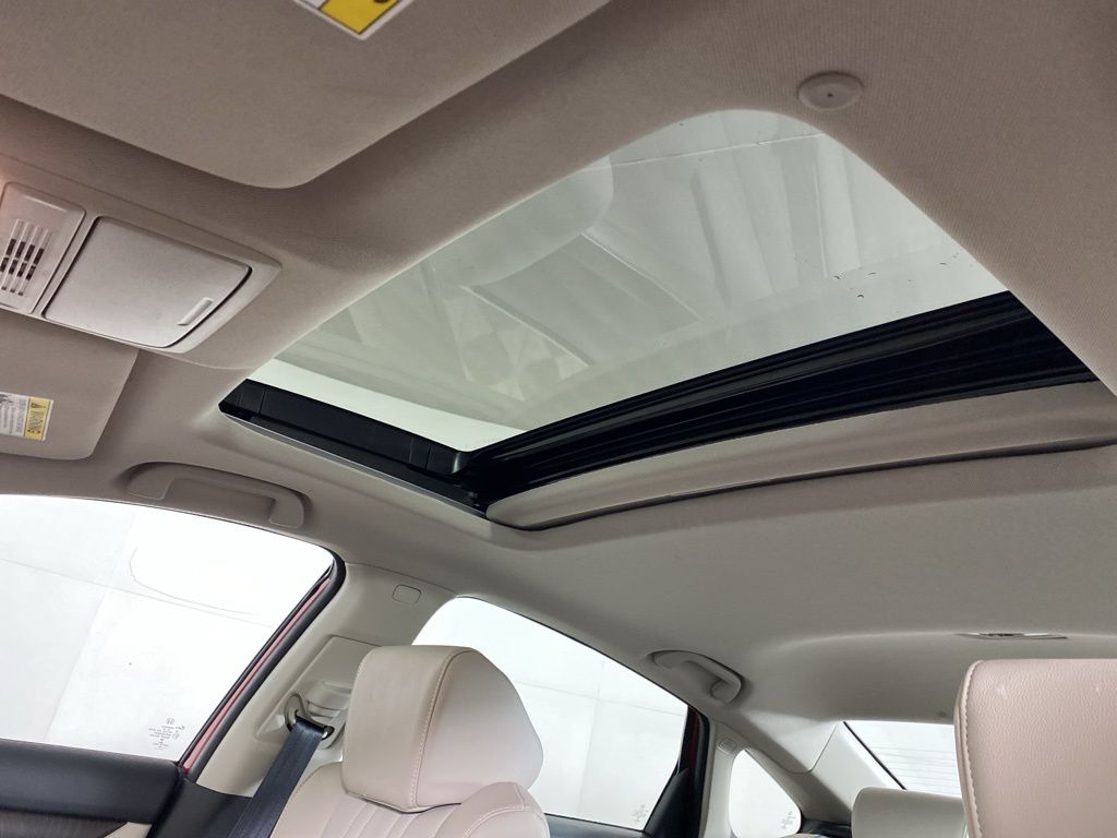 Used 2021 Red Honda EX-L image 17