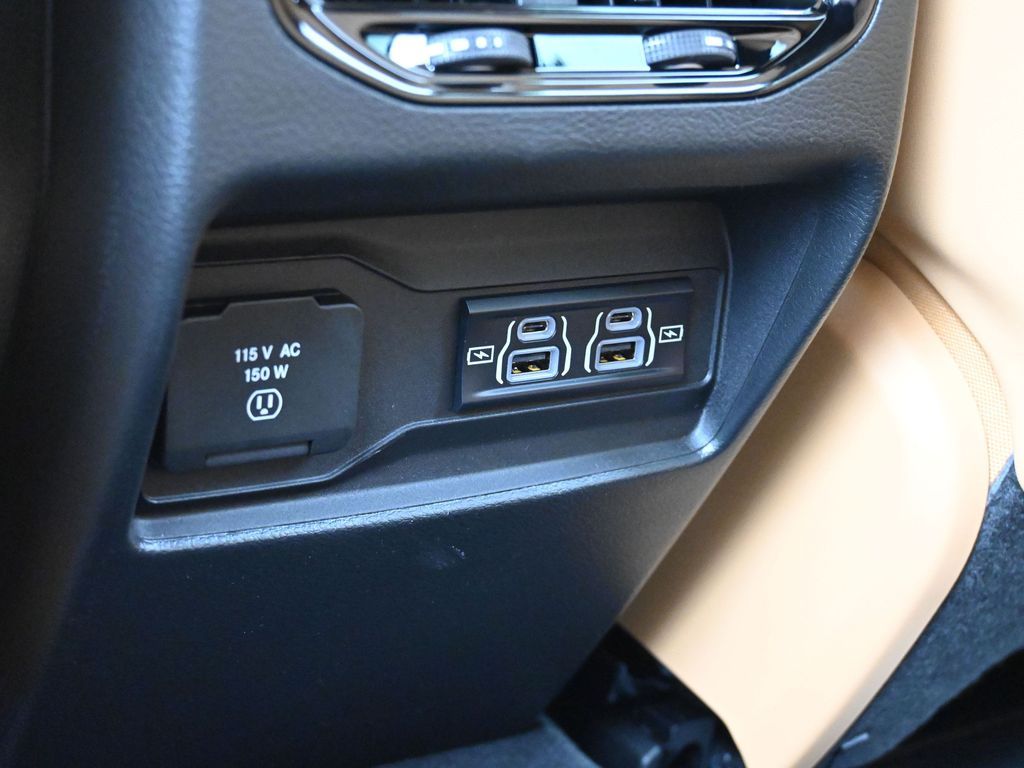 New 2025 Diamond Black Crystal Pearlcoat Jeep Summit image 36