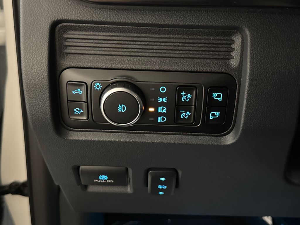 New 2026 White Ford Lariat image 30
