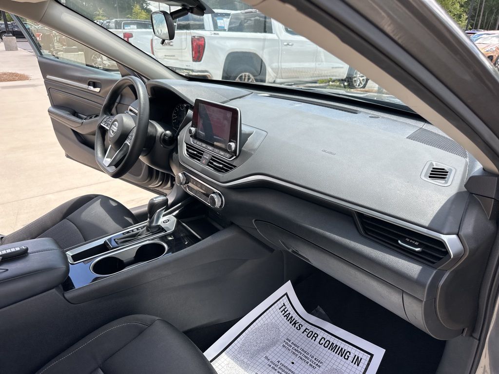 2021 Gun Metallic Nissan Altima 2.5 SV FWD Sedan