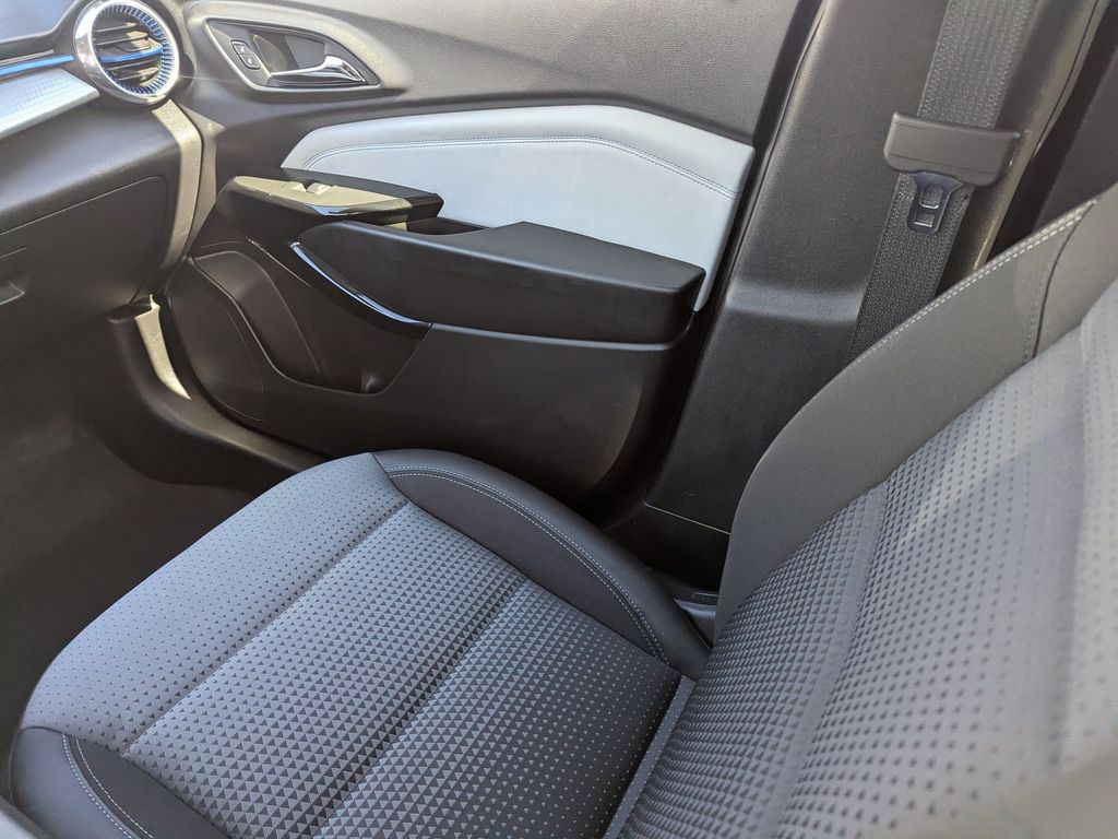 used 2025 Chevrolet Trax car, priced at $18,993