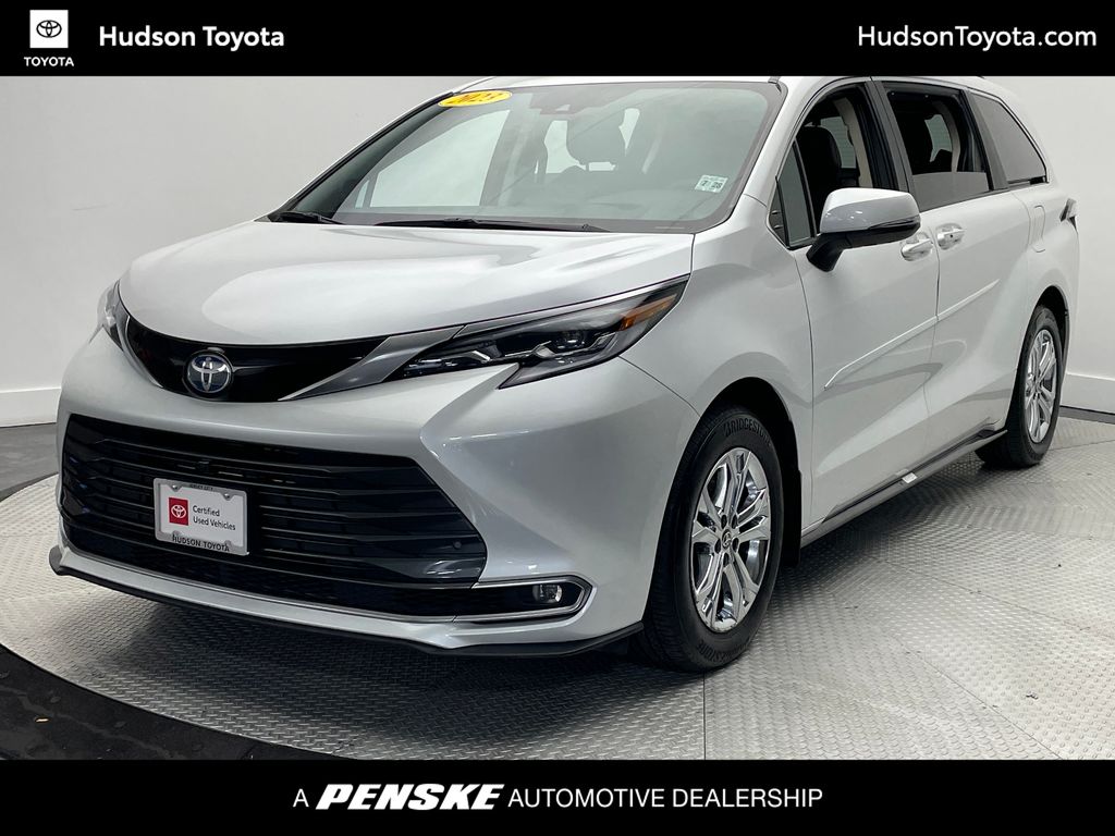 Thumbnail: 2023 Toyota Sienna - 1