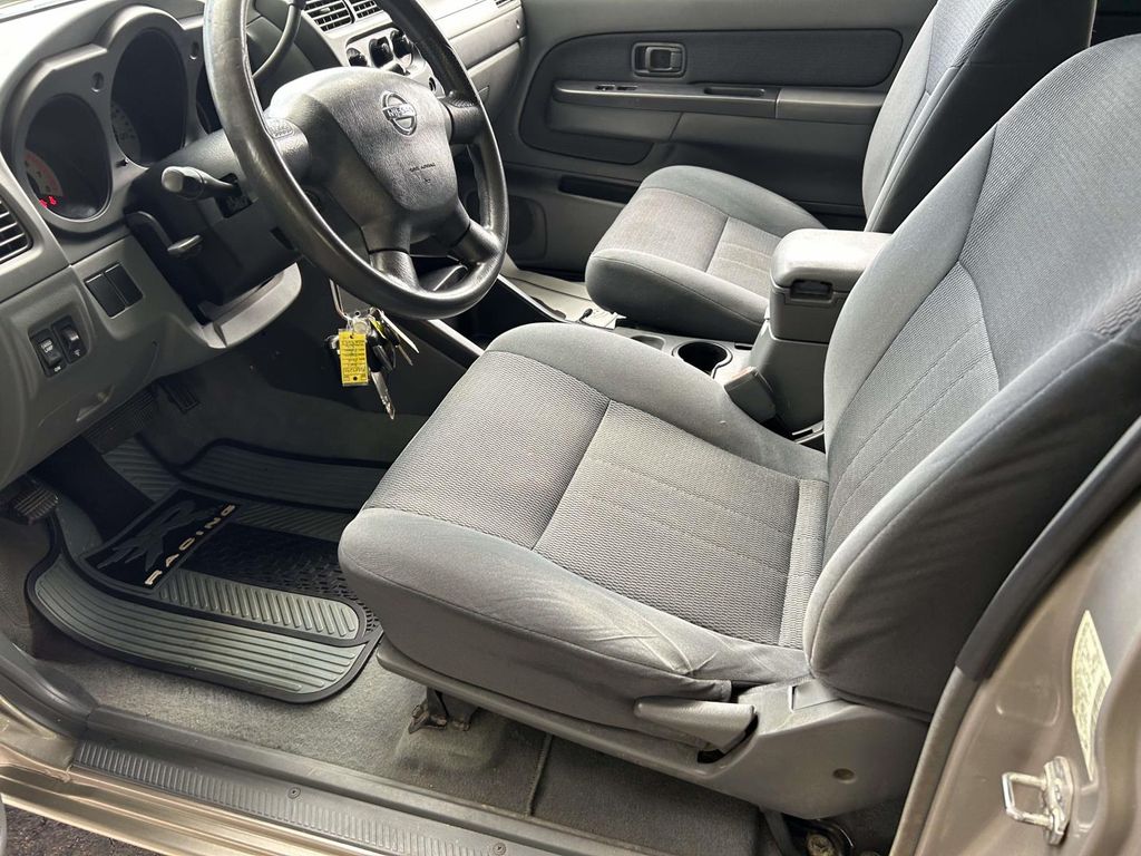 Used 2004 Nissan Frontier Truck