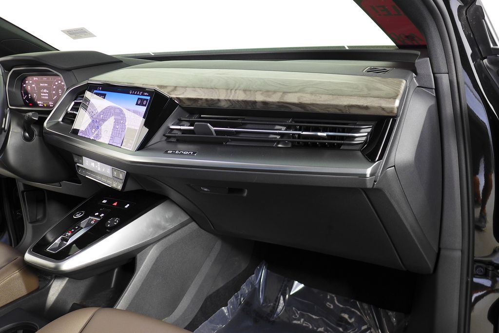 Thumbnail: 2024 Audi Q4 e-tron - 14