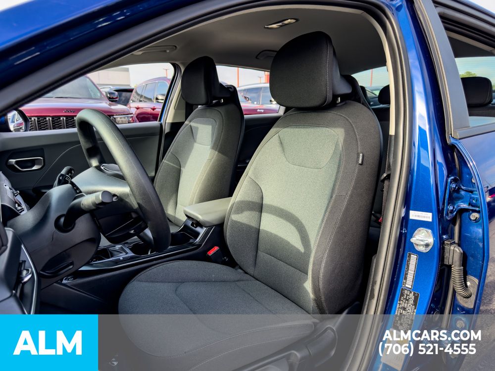 Used 2025 Blue Kia LXS image 9