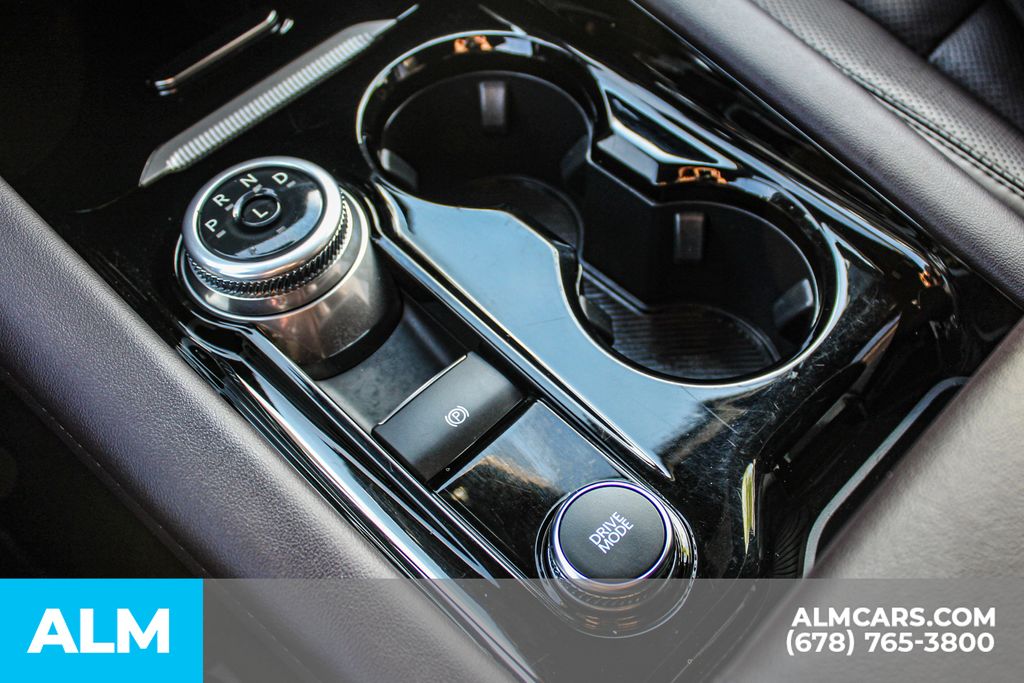 Used 2025 Black Ford Platinum image 29