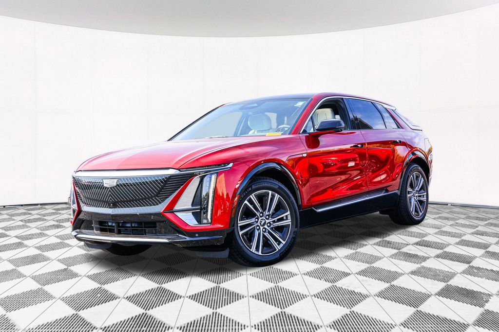 2024 Cadillac LYRIQ Luxury 2